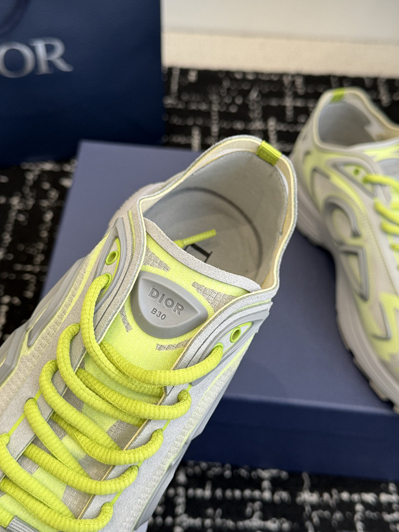 DIO* SNEAKER
