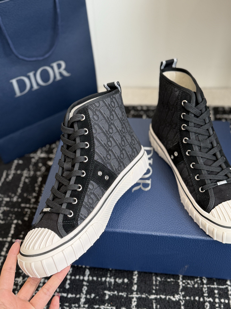 DIO* SNEAKER