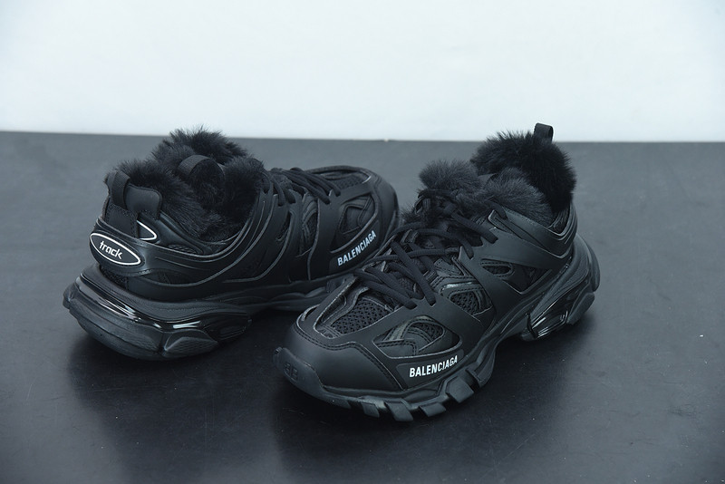 bc track sneaker