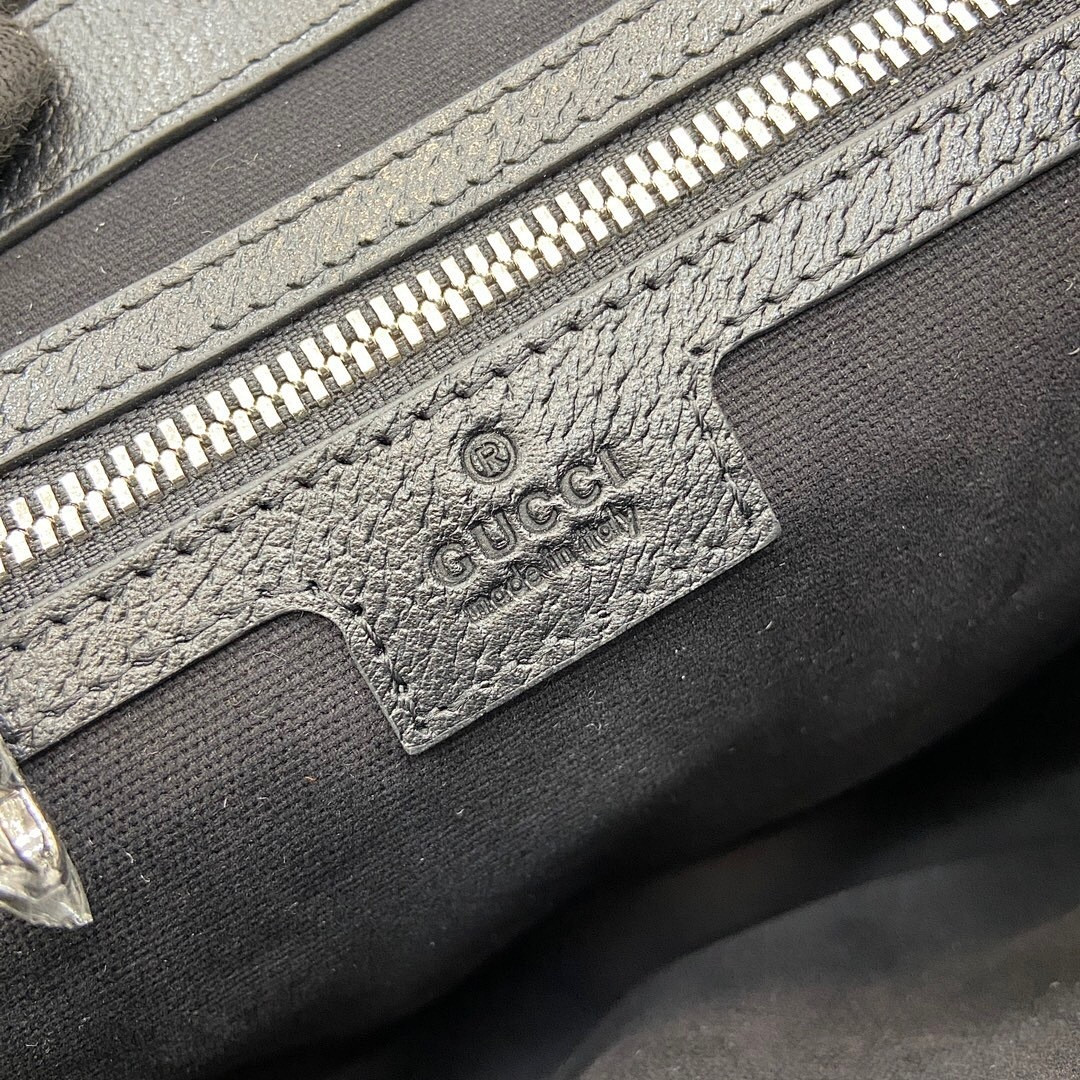 Gvc*1 BAG