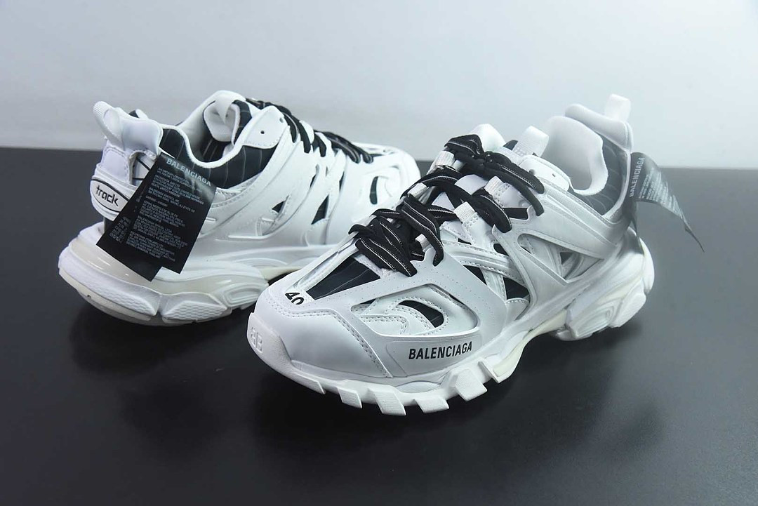 BC TRACK SNEAKER