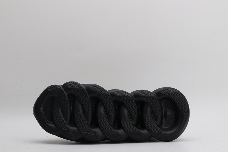 vs chain reaction sneakers