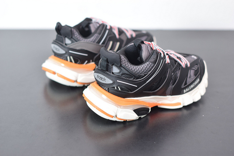 bc track sneaker