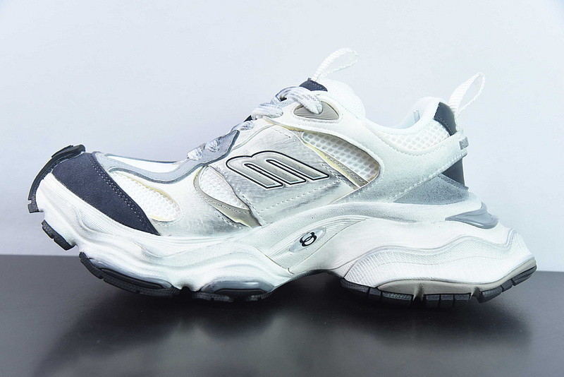 bc cargo sneaker