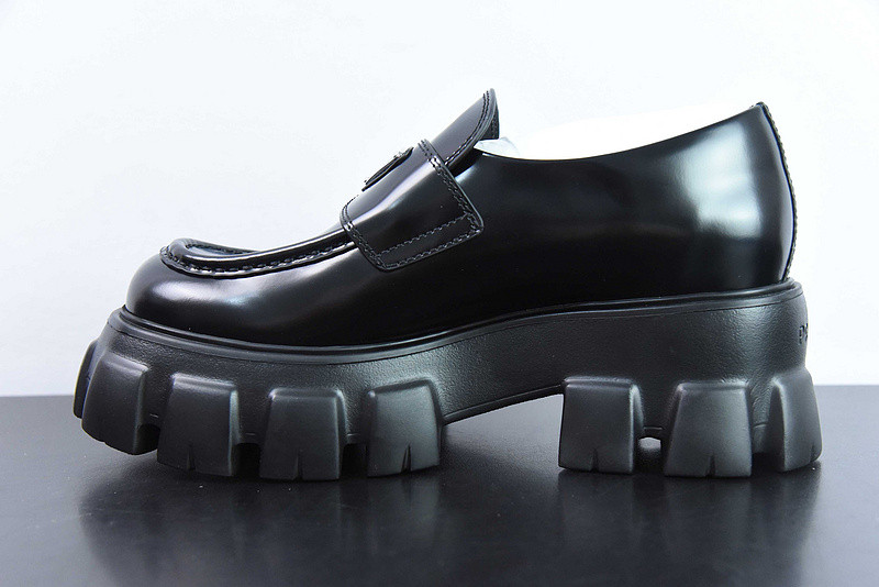 pr sneaker