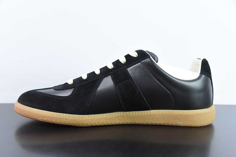 ma*s*n Ma*i*la sneaker