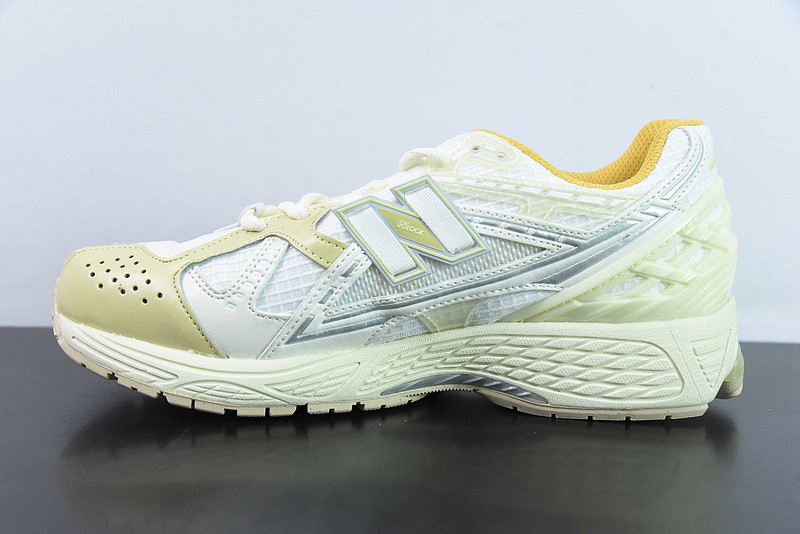 new balance sneaker