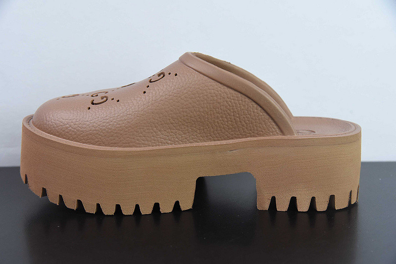 G*u*i sandals high