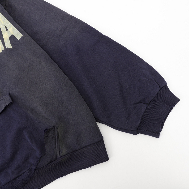 Ba*len*cia*ga clothes