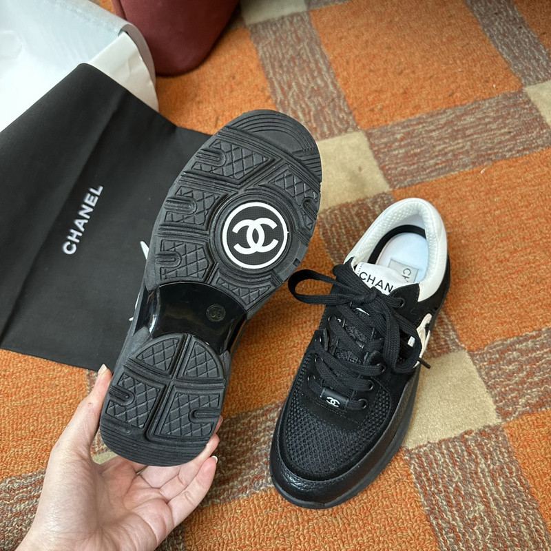 Ch**el sneaker
