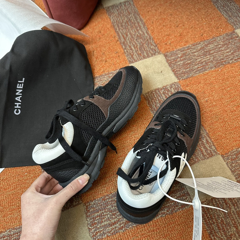 Ch**el sneaker