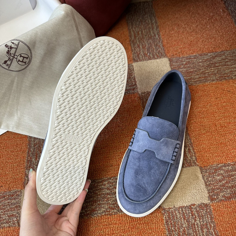 H**me5 sneaker