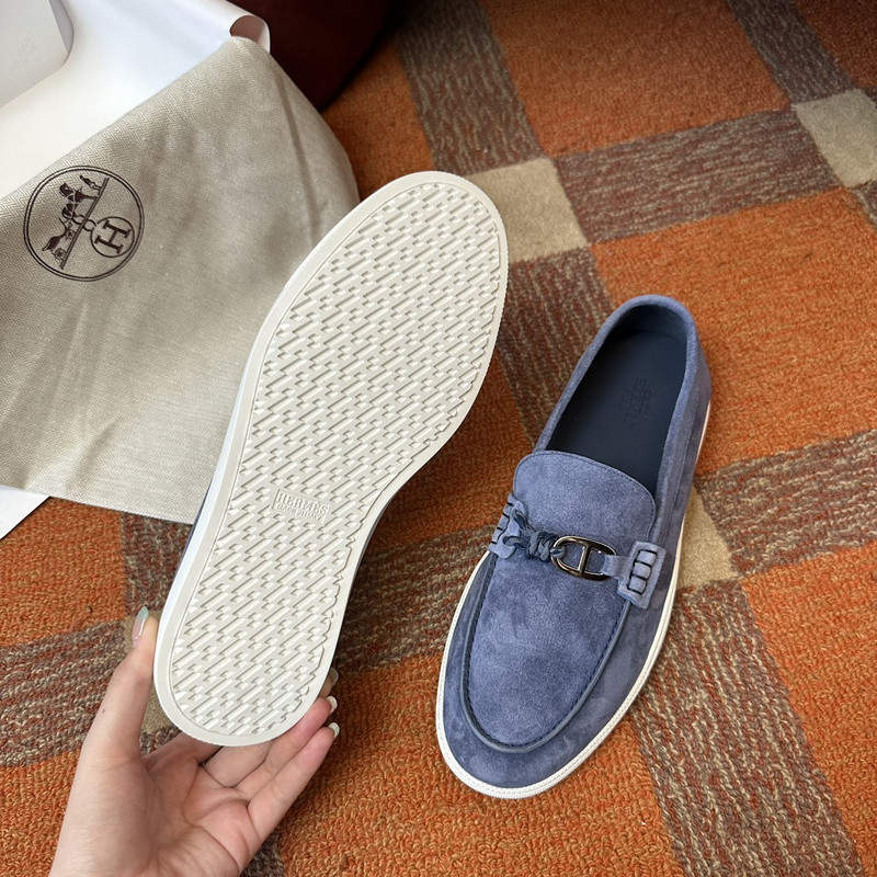 H**me5 sneaker