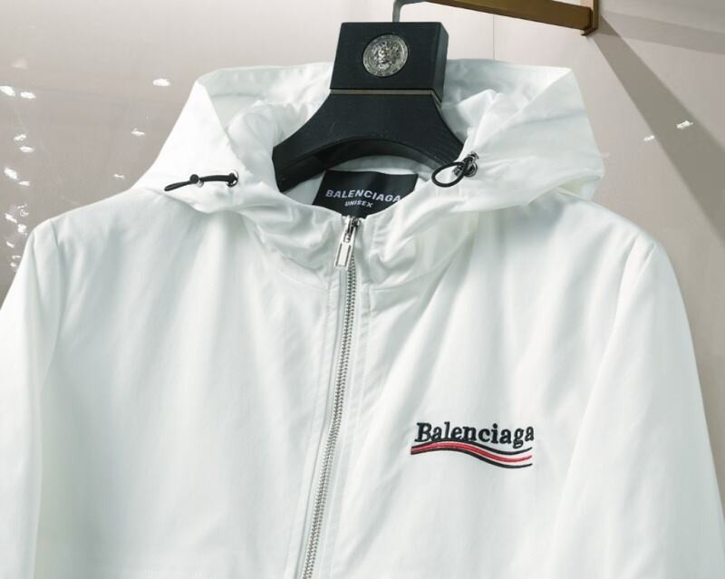 Ba1en*iaga clothes