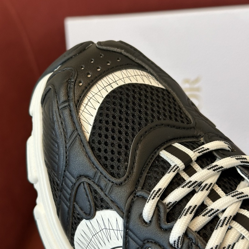 DIO* SNEAKER