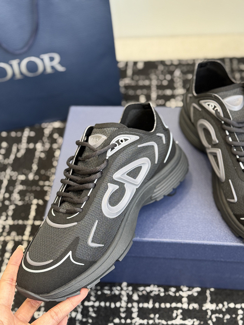 DIO* SNEAKER