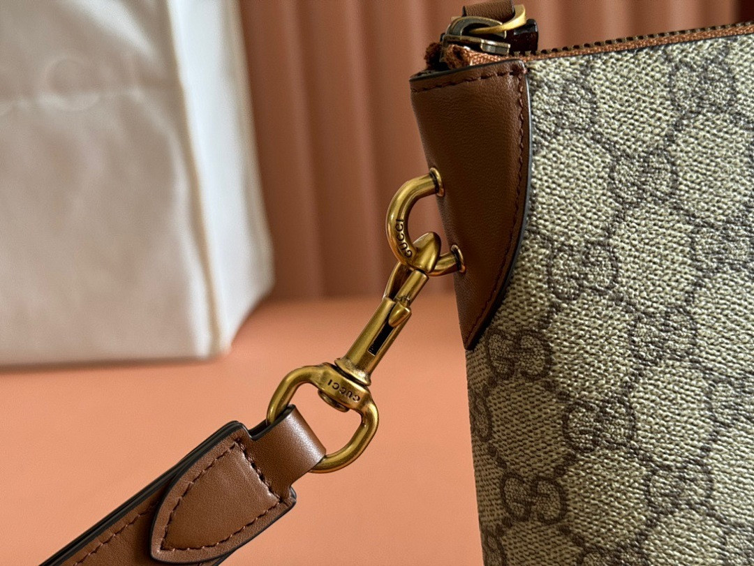 Gvc*1 BAG