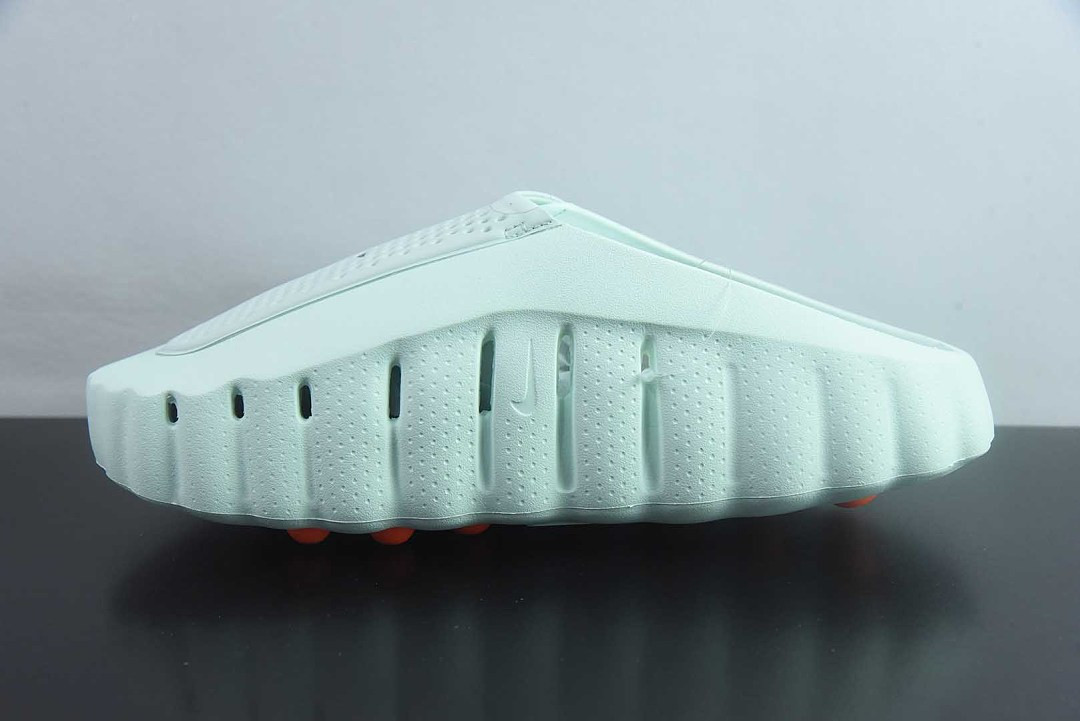 Nike Mind 001