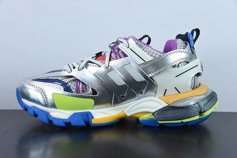 bc track sneaker