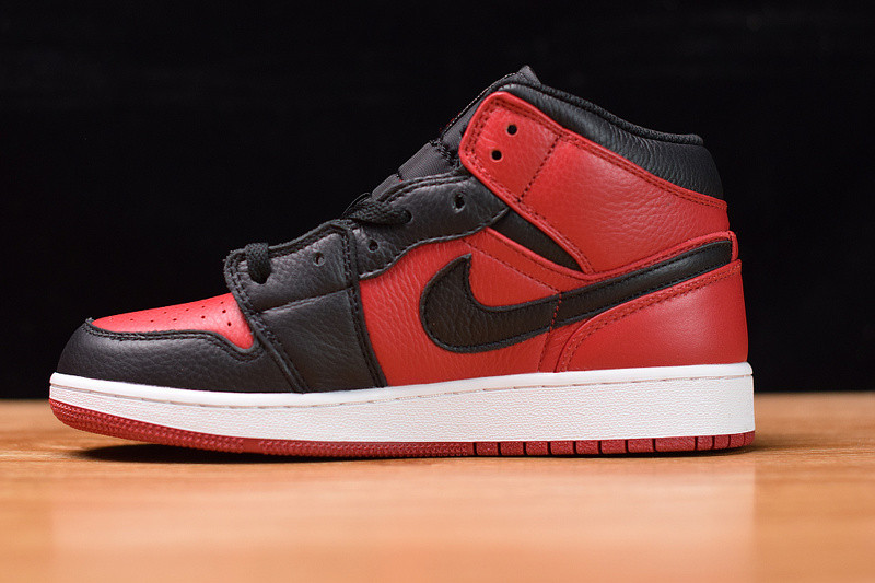 air jordan 1 mid "gym red" 554724-610