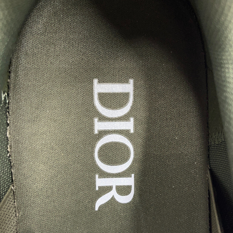 dio* sneaker