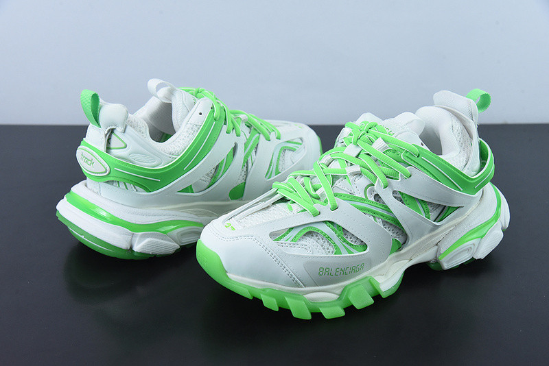 bc track sneaker