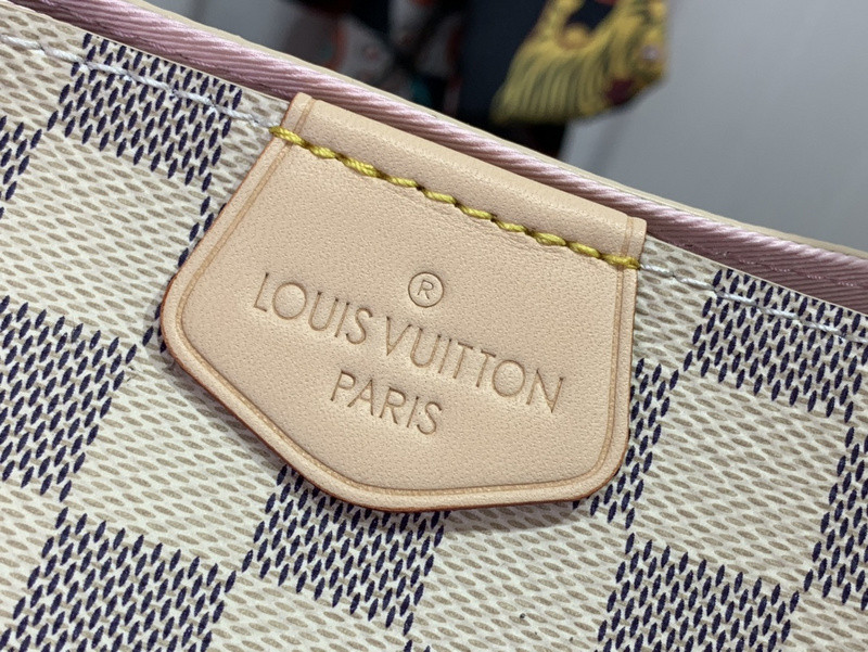 LVT PURSE