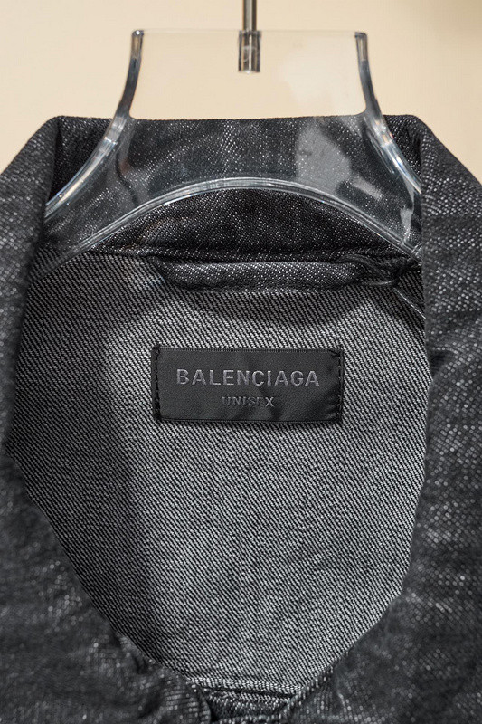 Ba*len*cia*ga clothes