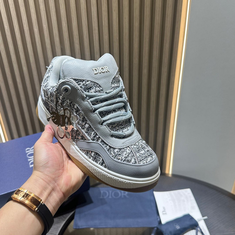 DIO* SNEAKER