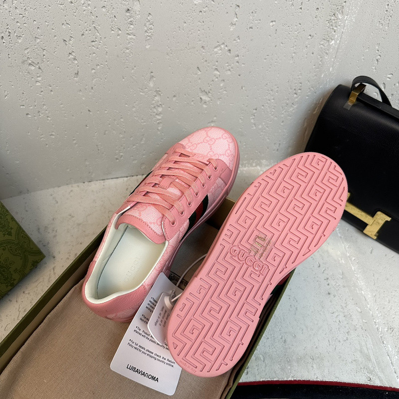 G*u*i sneaker