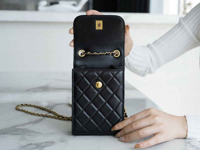 Ch**el purse