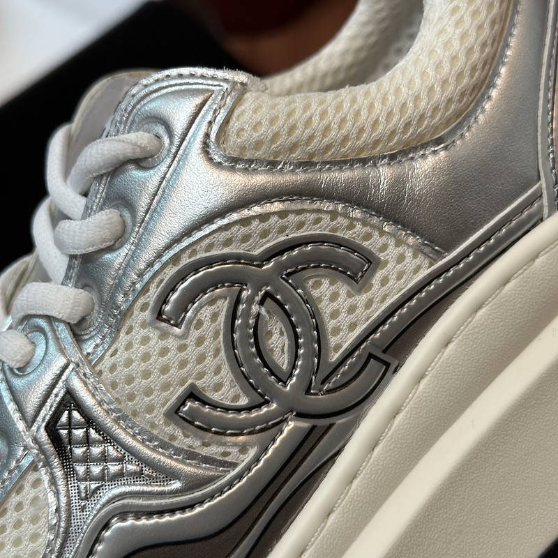 Ch**el sneaker