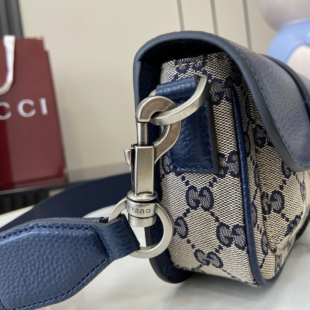 Gvc*1 BAG