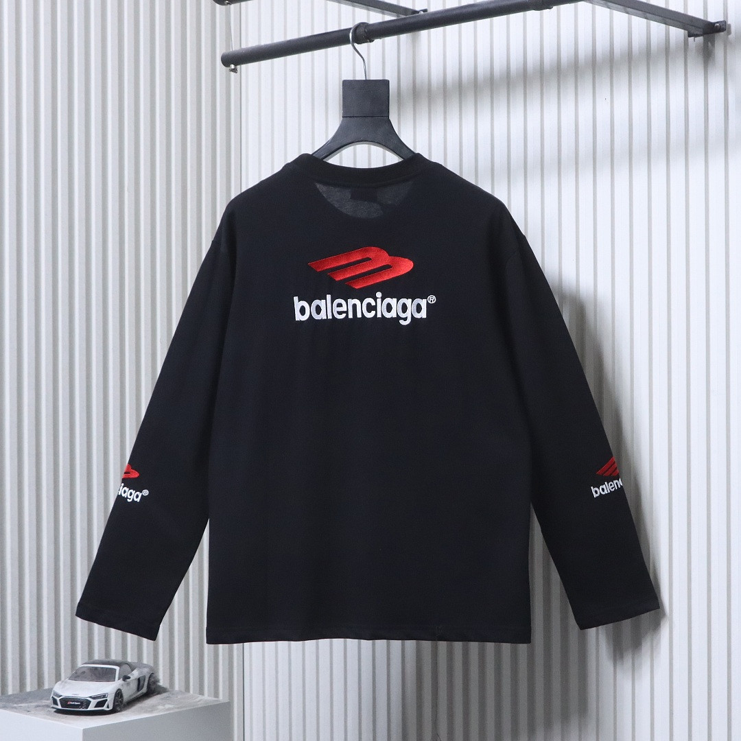 Ba1en*iaga Clothes