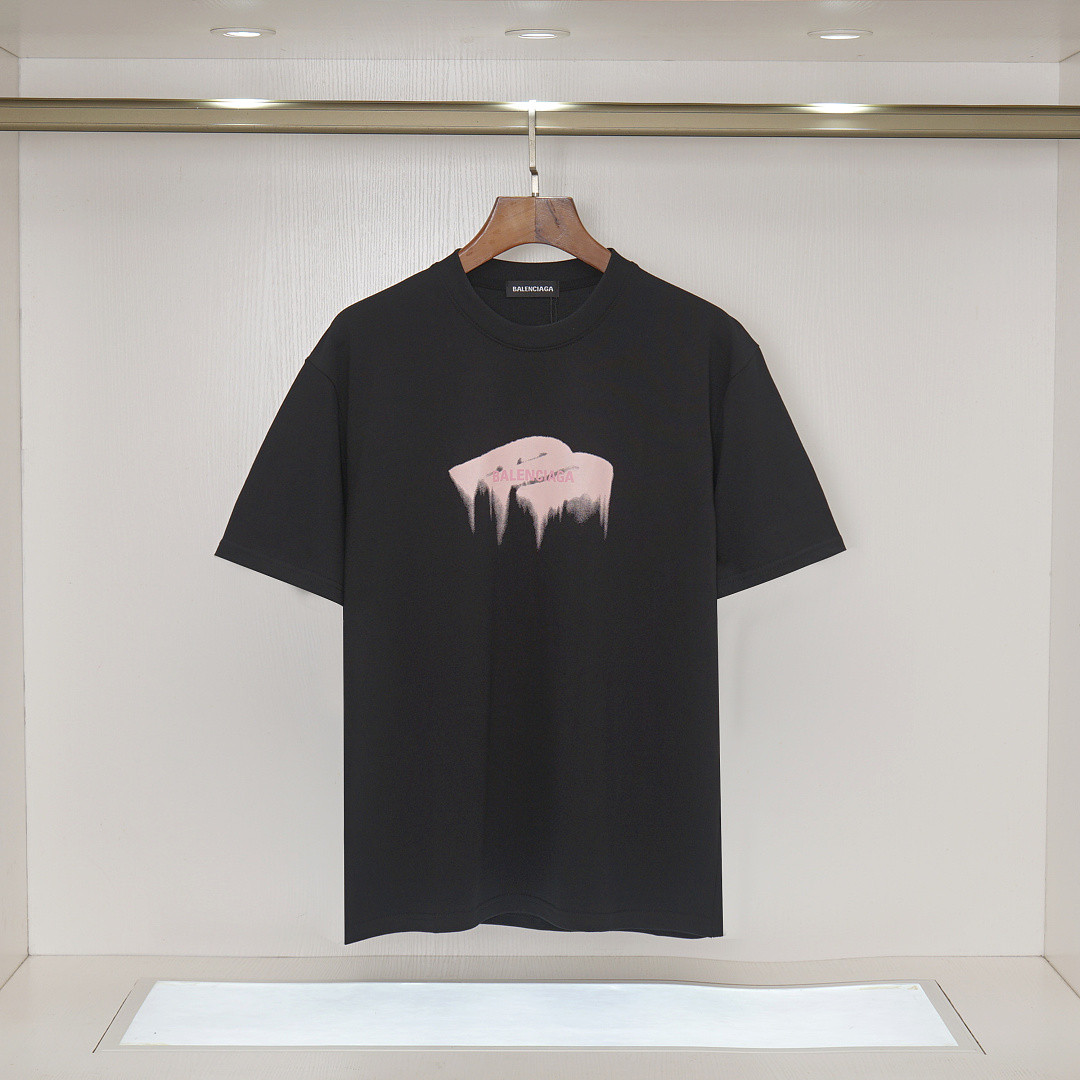 Ba1en*iaga Clothes