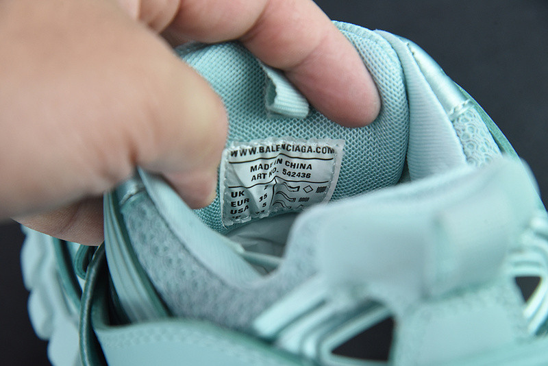 bc track sneaker