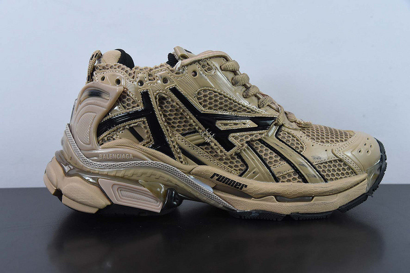 Ba*len*cia*ga runner sneaker