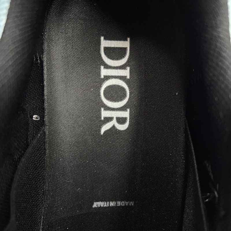 dio* sneaker