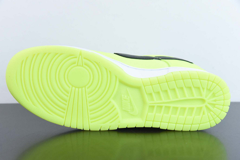nike dunk low “glow in the dark” fj4610-702