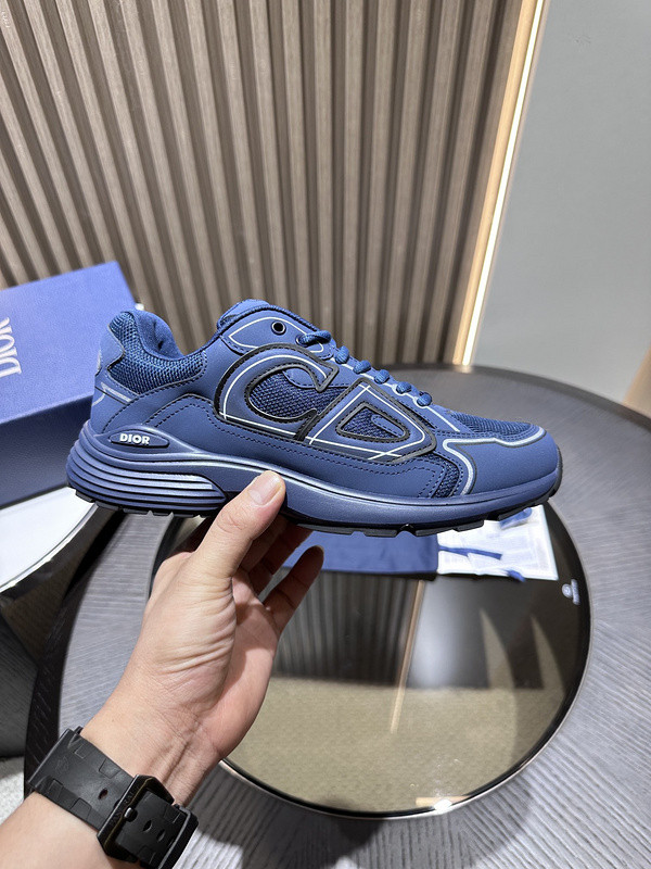 dio* sneaker