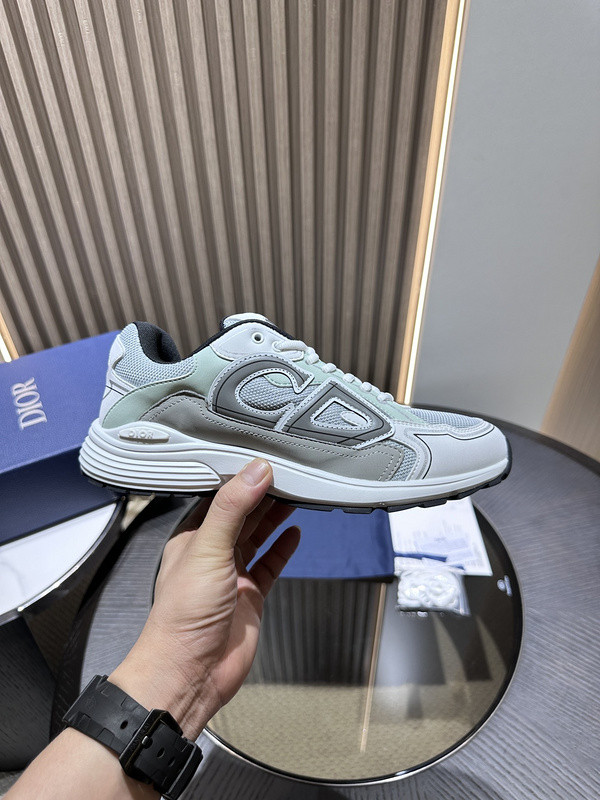 dio* sneaker