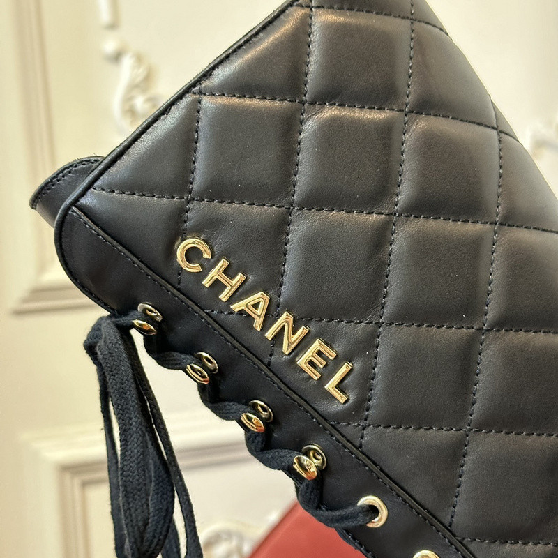 Ch**el sneaker