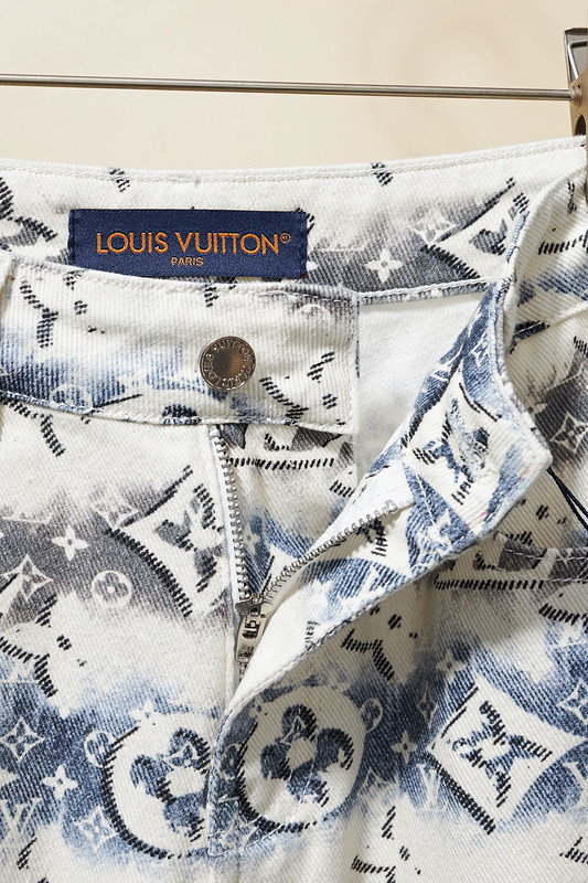 L0uis Vuitt0n