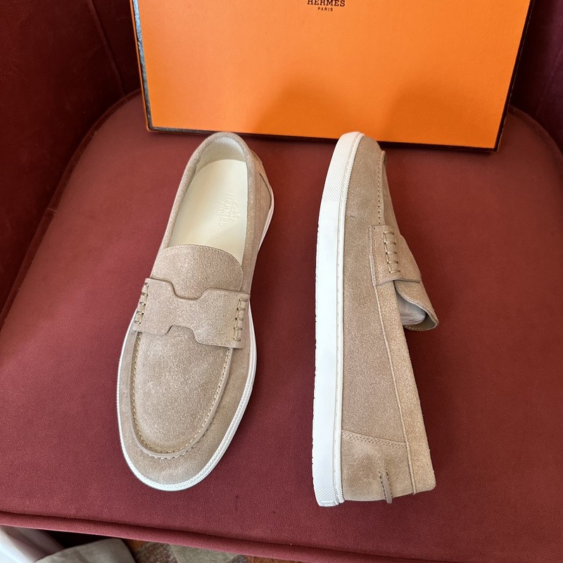 H**me5 sneaker