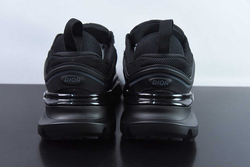 DIO* SNEAKER