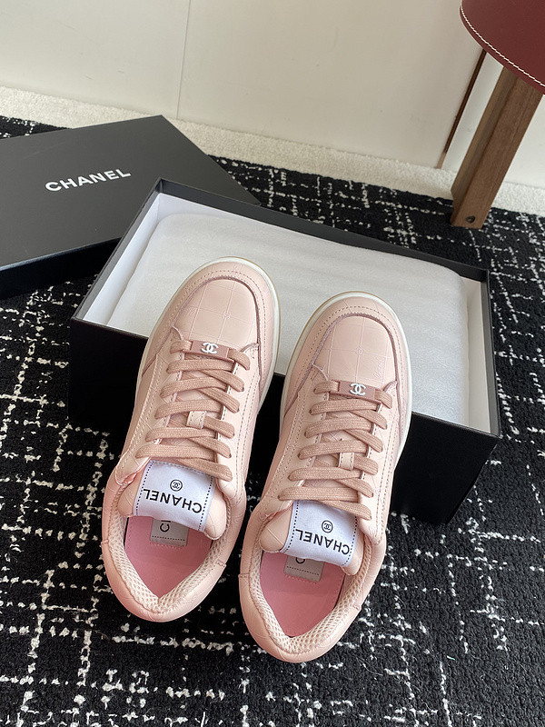 Ch**el sneaker