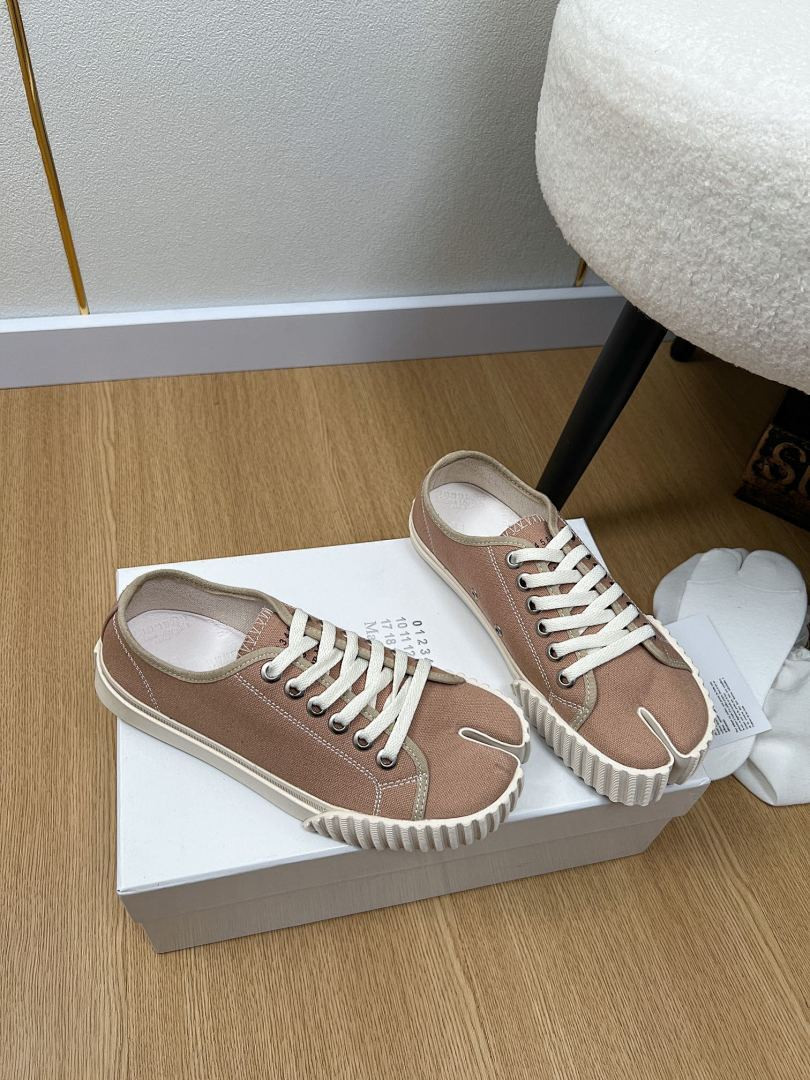 Ma1s0n Marg*e1a SNEAKER