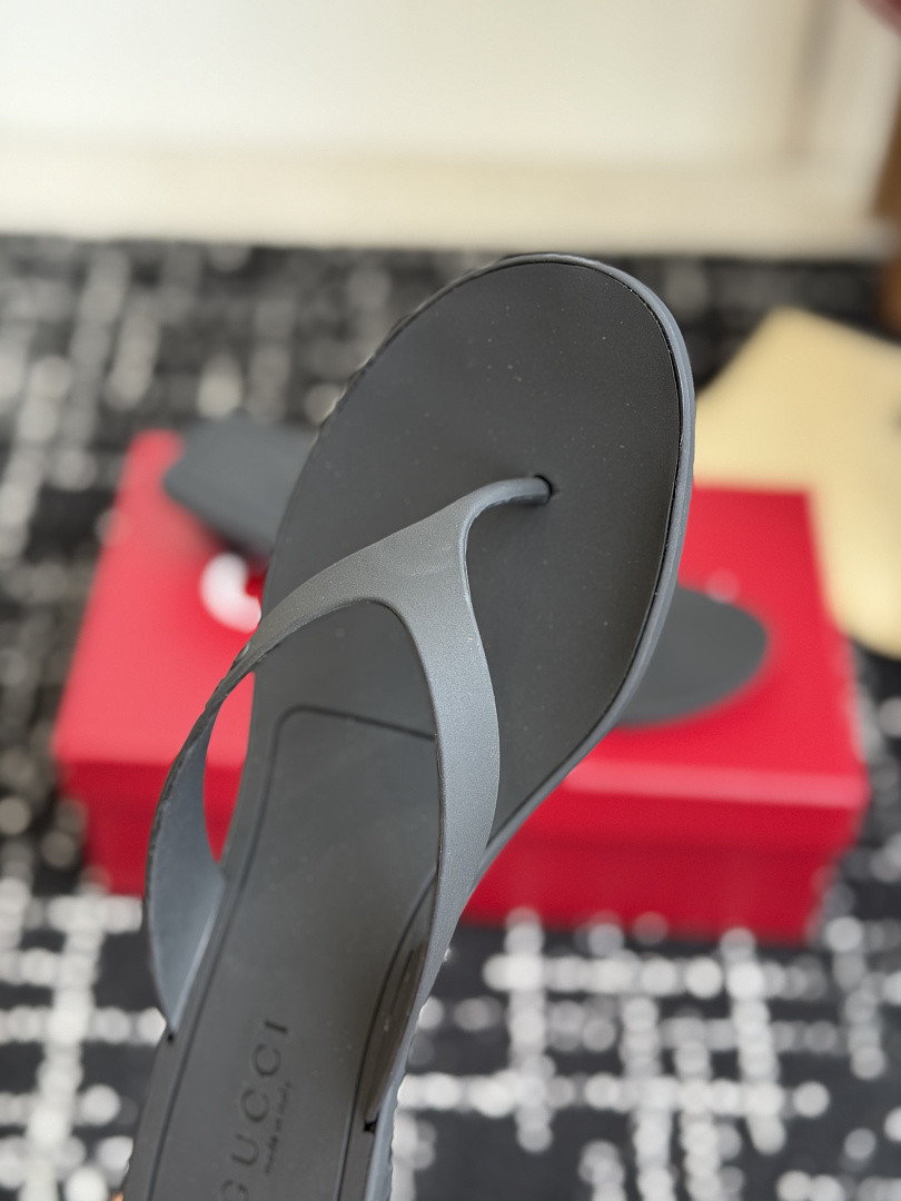 Gvc*1 SANDALS