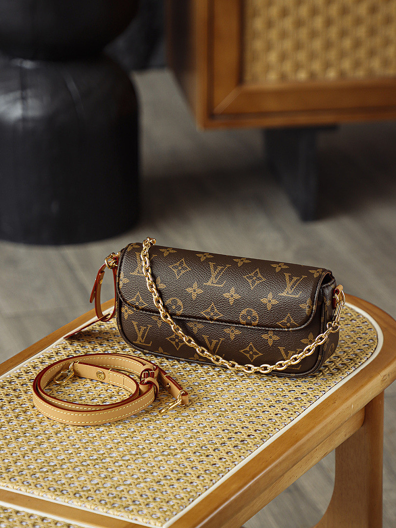 LVT PURSE