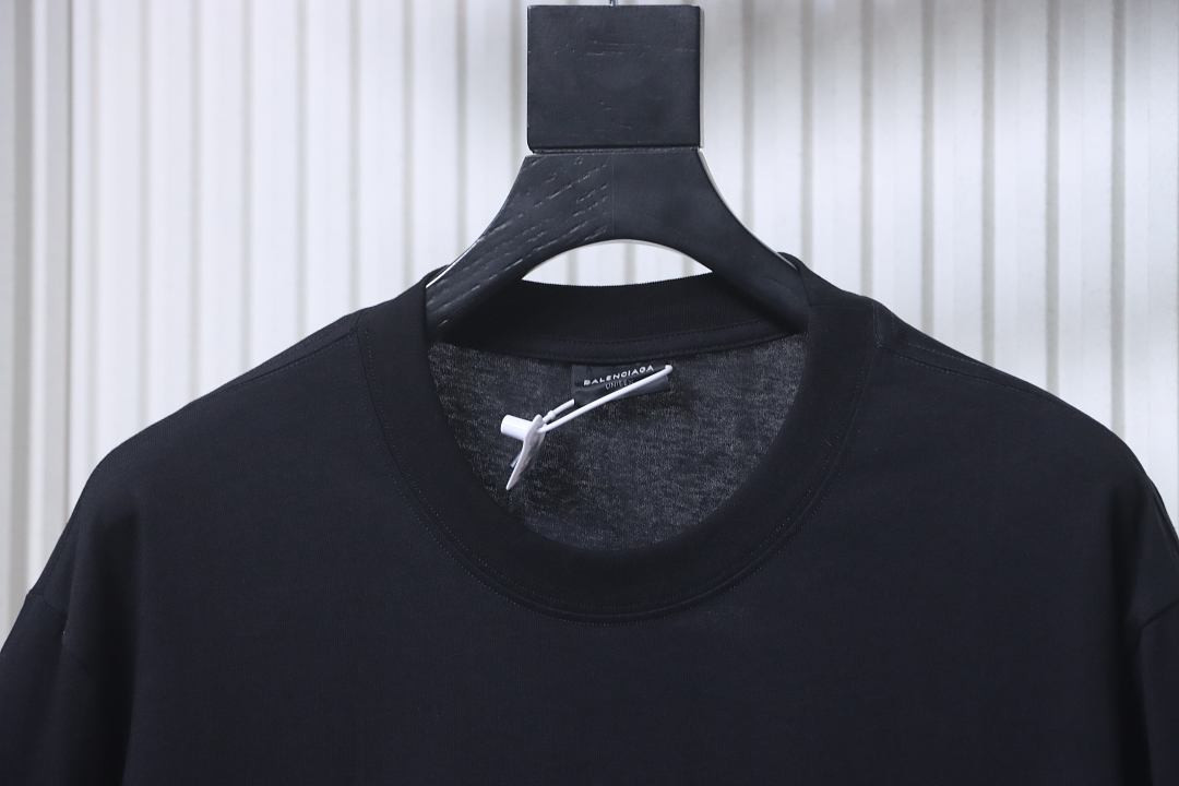 Ba1en*iaga Clothes